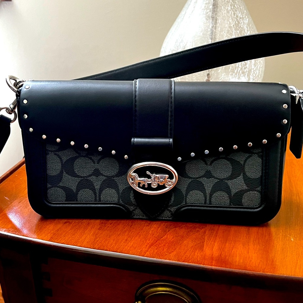 EUC like new Coach Georgie satchel w/crossbody strap